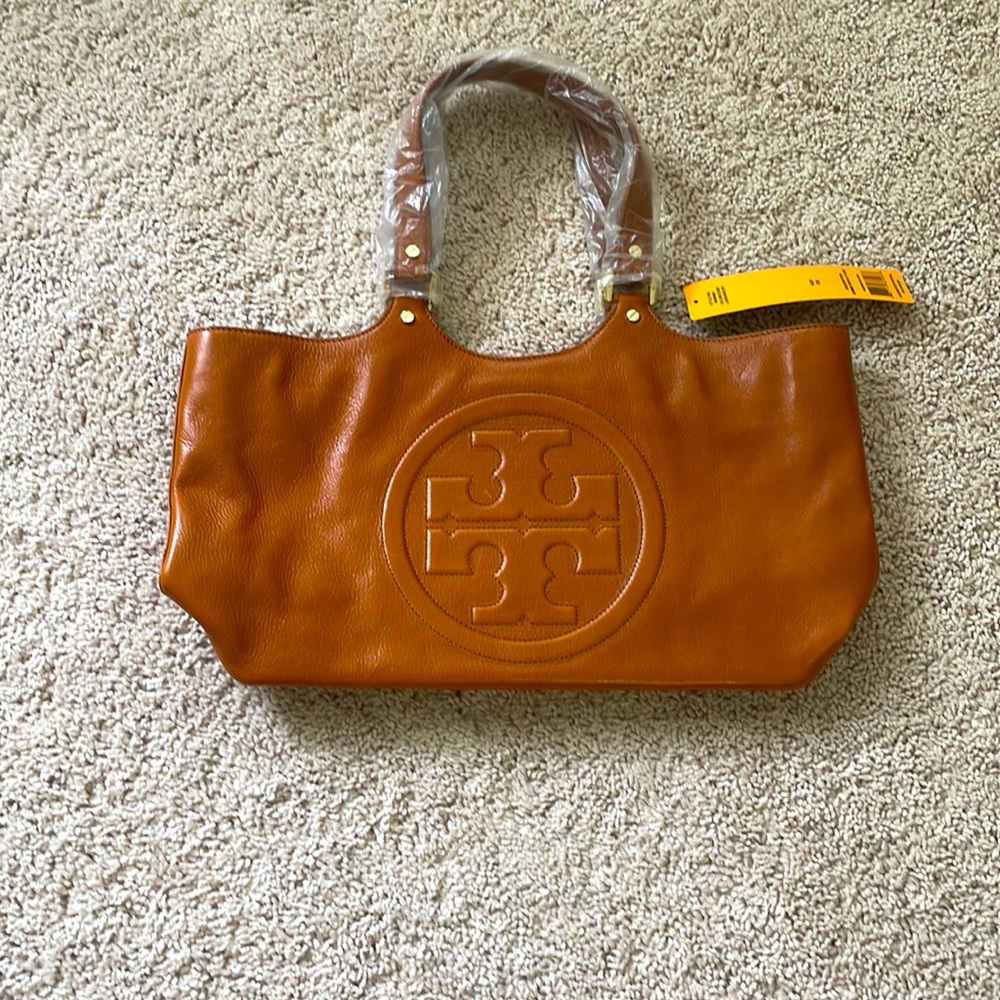 NWT Tory Burch bombe tote